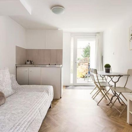 Escapade Pres De Lille - Appartement Charmant Avec Terrasse Et Parking Privee Mons-en-Baroeul Esterno foto