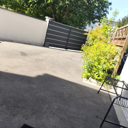 Escapade Pres De Lille - Appartement Charmant Avec Terrasse Et Parking Privee Mons-en-Baroeul Esterno foto