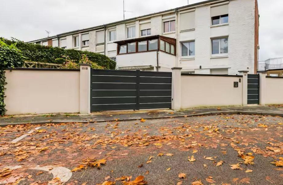 Escapade Pres De Lille - Appartement Charmant Avec Terrasse Et Parking Privee Mons-en-Baroeul Esterno foto