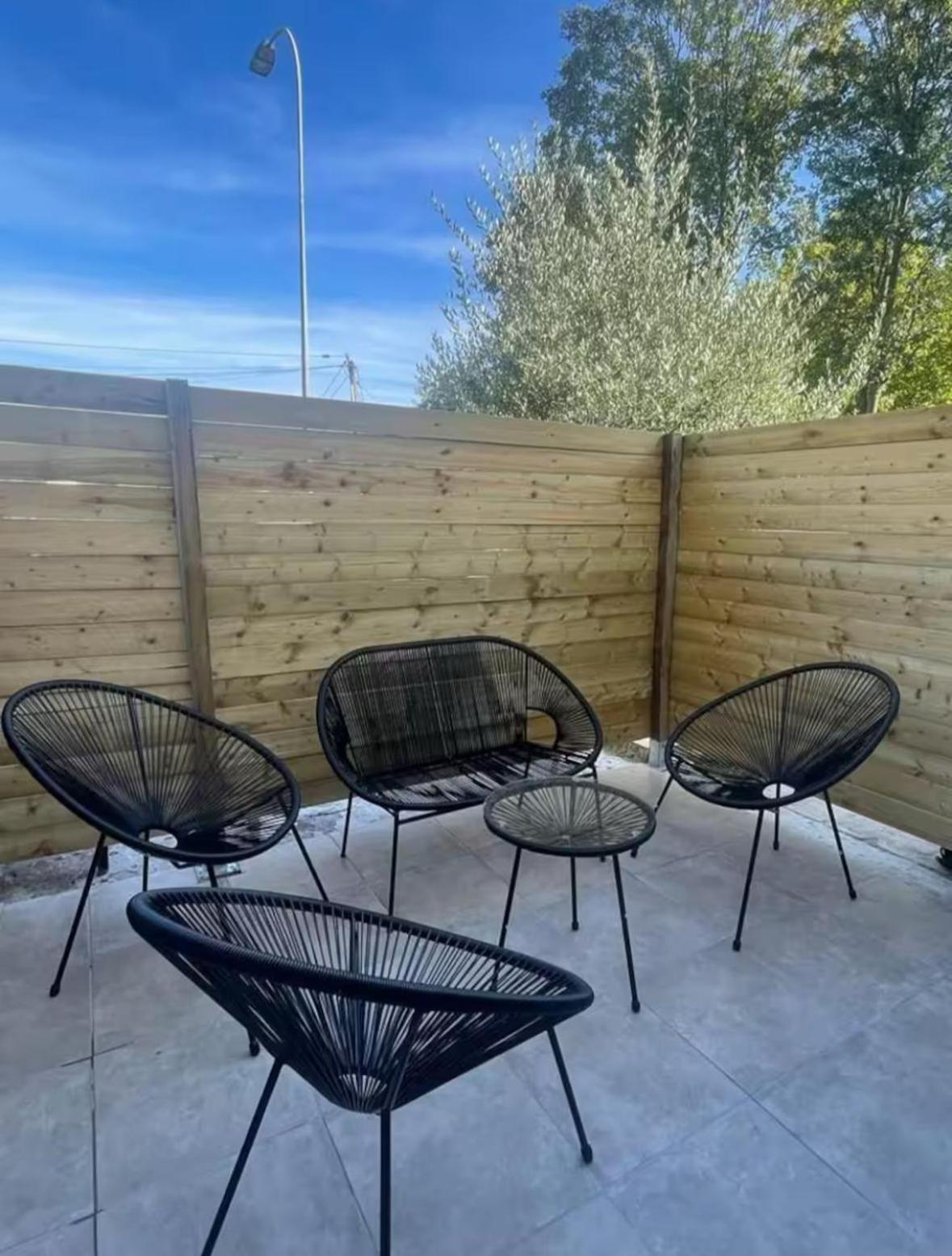 Escapade Pres De Lille - Appartement Charmant Avec Terrasse Et Parking Privee Mons-en-Baroeul Esterno foto