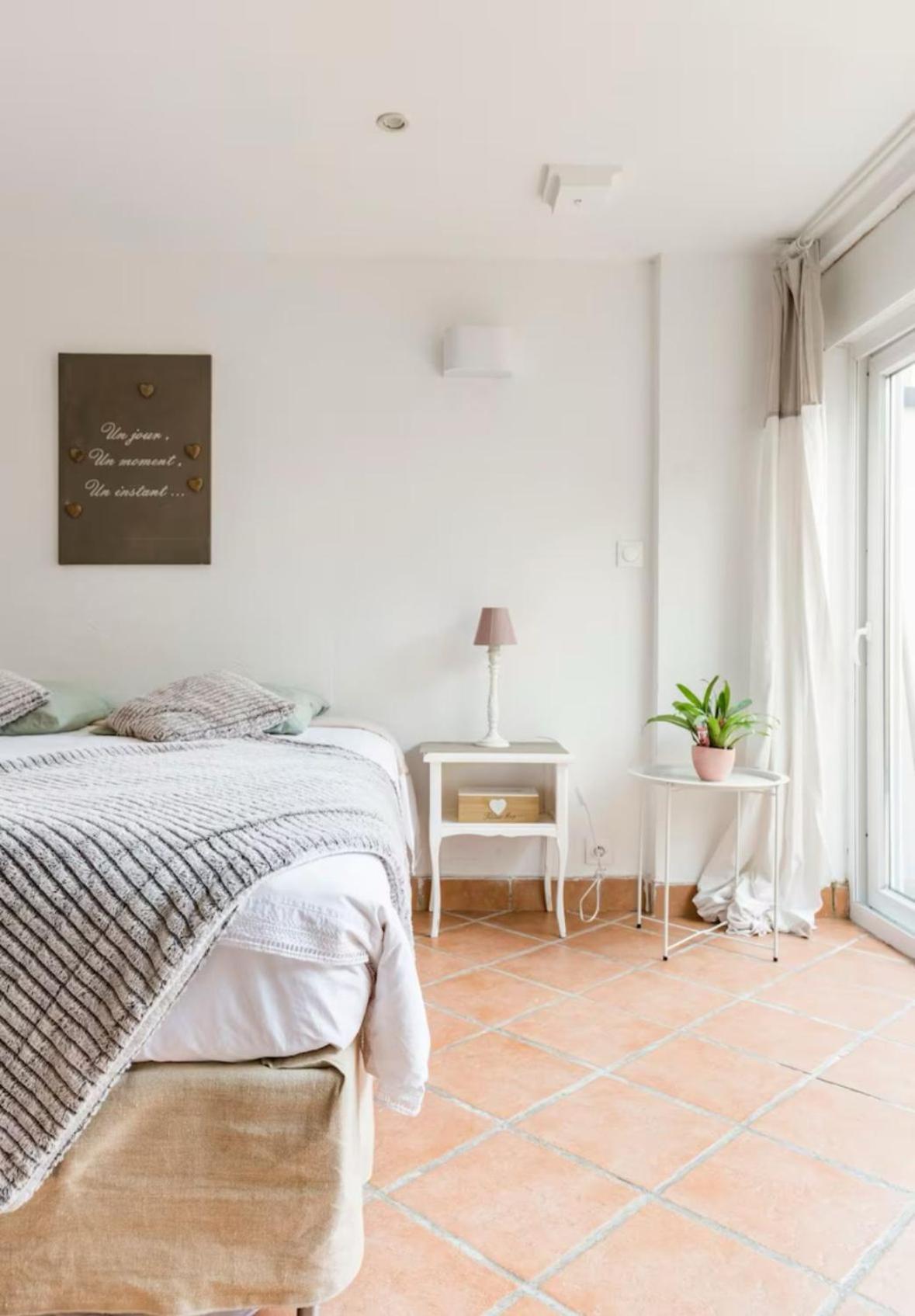 Escapade Pres De Lille - Appartement Charmant Avec Terrasse Et Parking Privee Mons-en-Baroeul Esterno foto