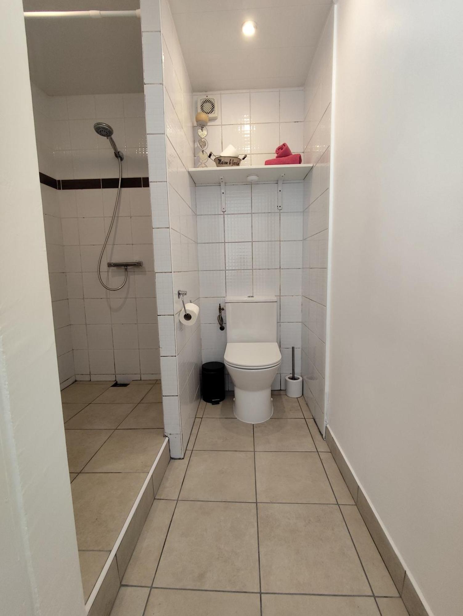 Escapade Pres De Lille - Appartement Charmant Avec Terrasse Et Parking Privee Mons-en-Baroeul Esterno foto
